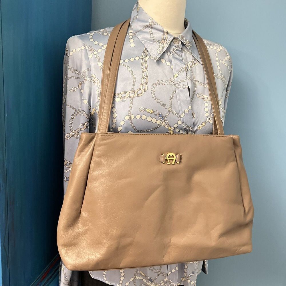 RARE Etienne Aigner Shoulder Bag Soft Cowhide Leather Taupe Tan Gold Y2K Vintage - Picture 2 of 15